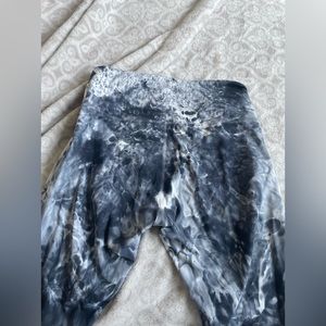 Barely worn Lululemon Tights